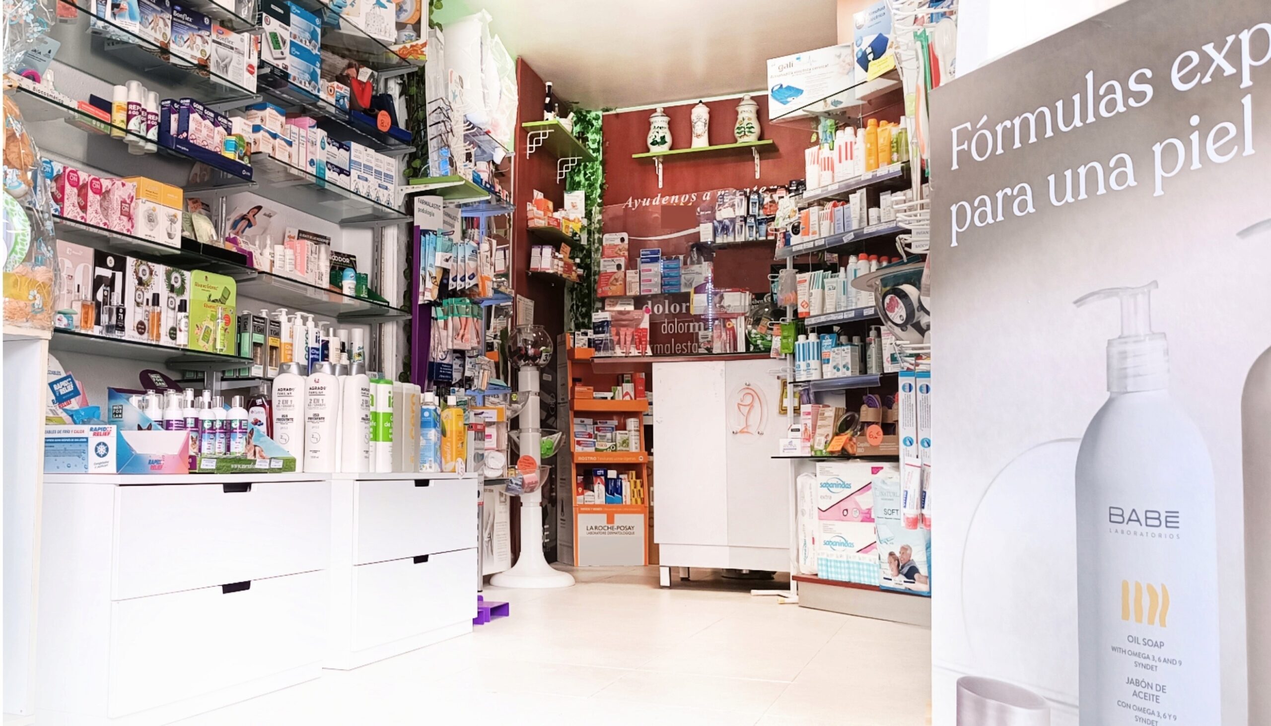 farmacia3 scaled - Sobre Nosotros